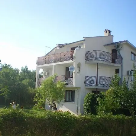 بيت ضيافة - Slavi Velika